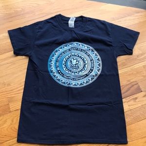 Navy Gildan Villanova top!